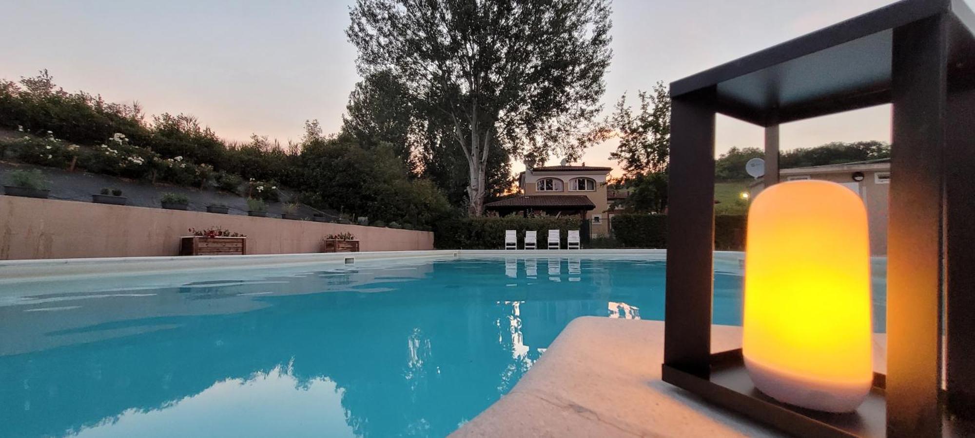 Aura Loving Home Con 4 Posti Letto, Cucina Completa, Terrazzo Ed Un Grande Parco Verde Serravalle d'Asti Exterior photo