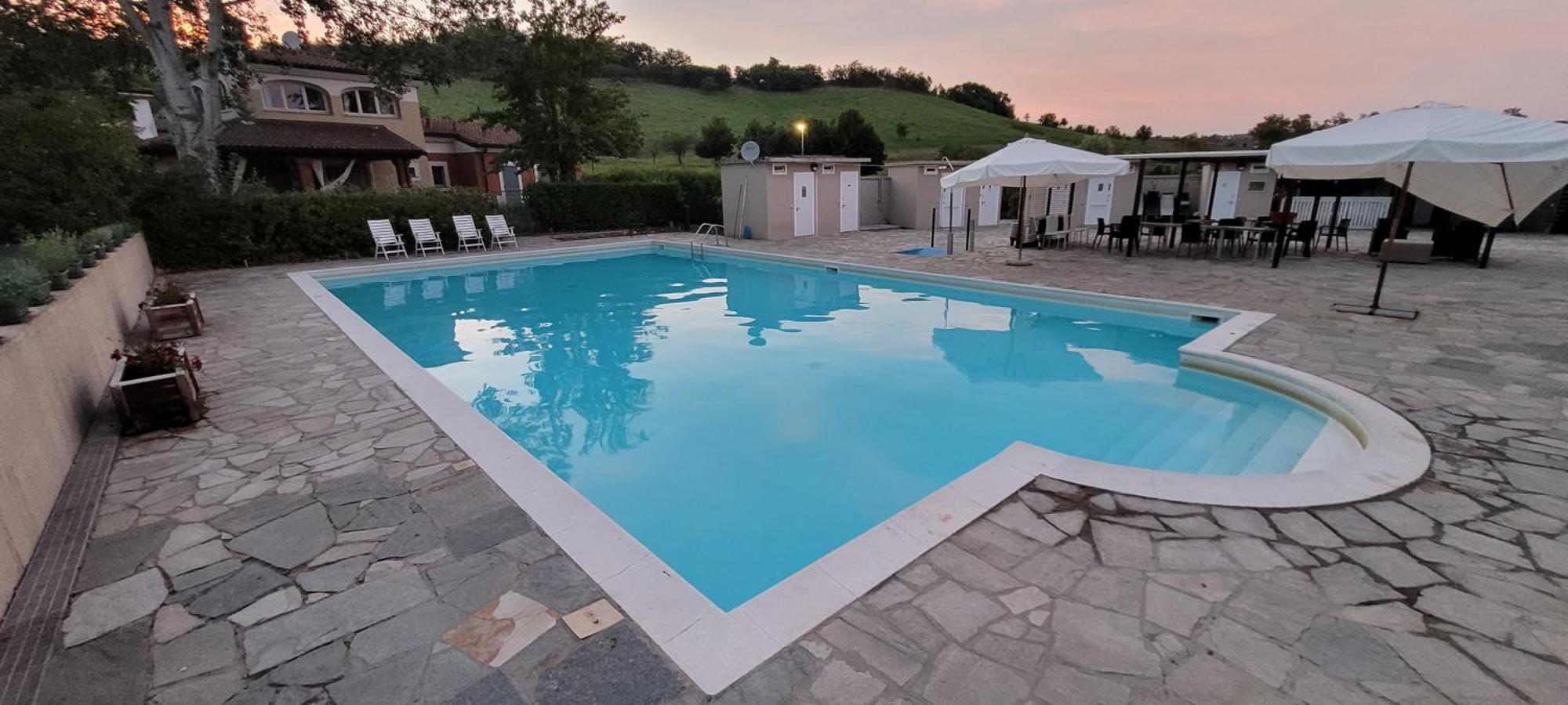 Aura Loving Home Con 4 Posti Letto, Cucina Completa, Terrazzo Ed Un Grande Parco Verde Serravalle d'Asti Exterior photo