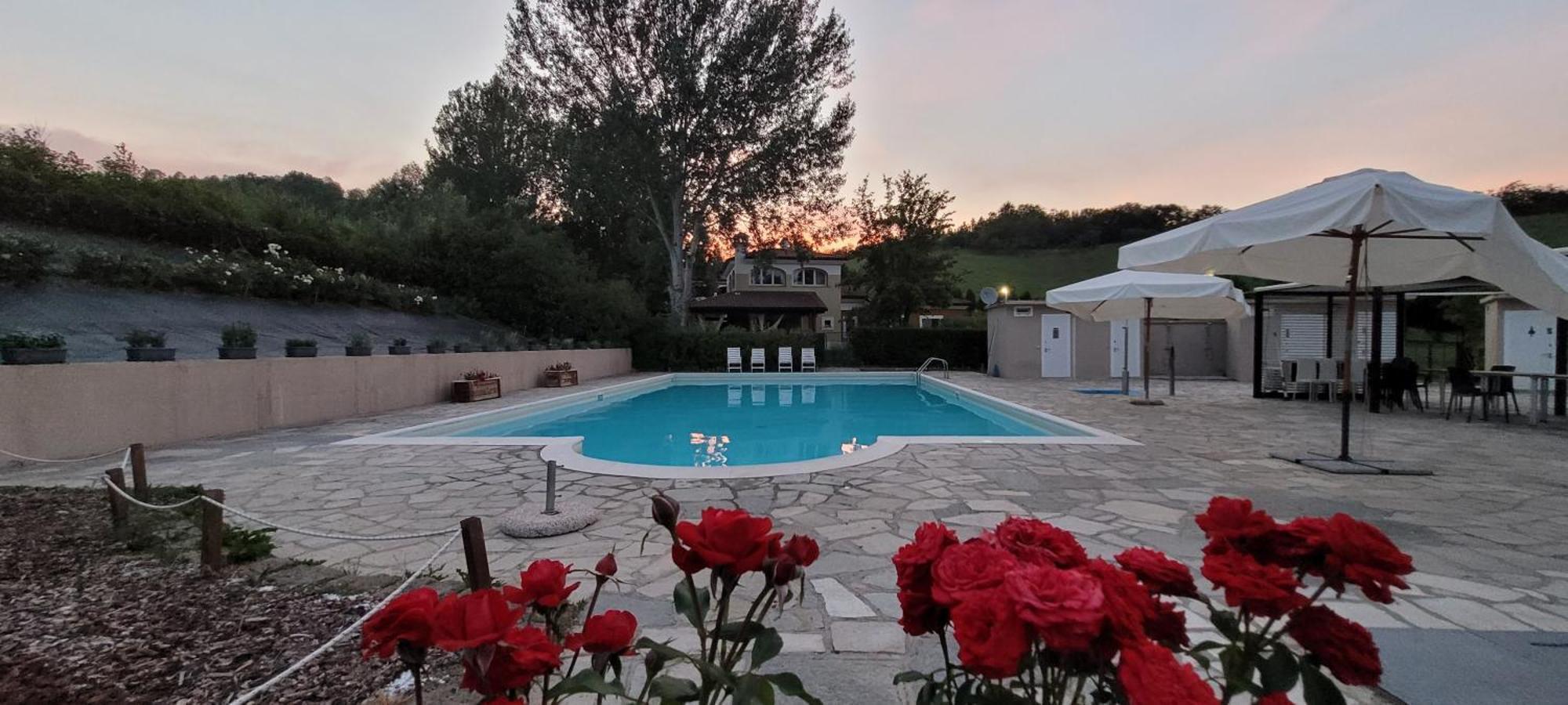 Aura Loving Home Con 4 Posti Letto, Cucina Completa, Terrazzo Ed Un Grande Parco Verde Serravalle d'Asti Exterior photo